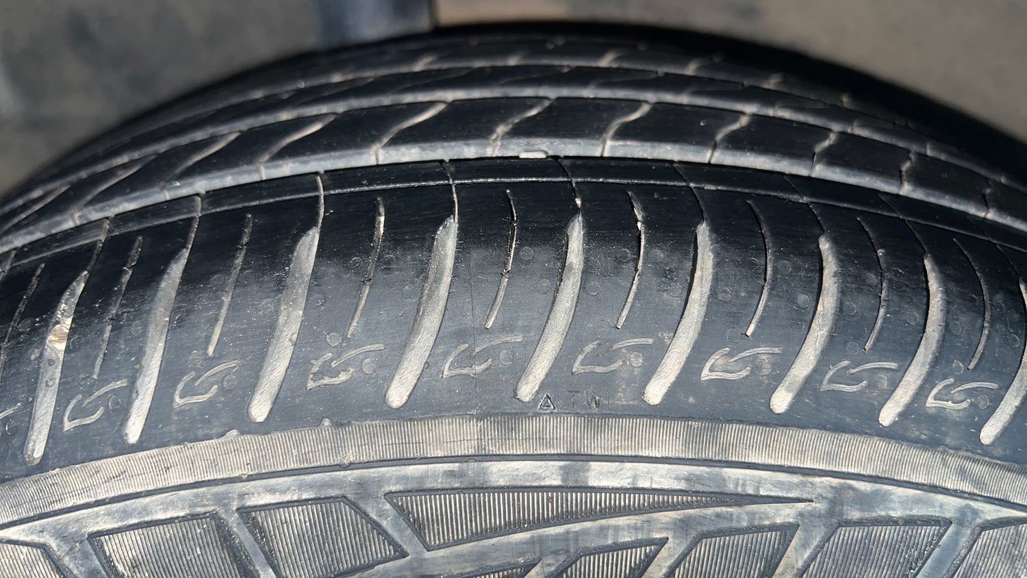 Used 2024 Kia Sonet HTK Plus 1.2 Petrol MT Petrol Manual tyres RIGHT REAR TYRE TREAD VIEW
