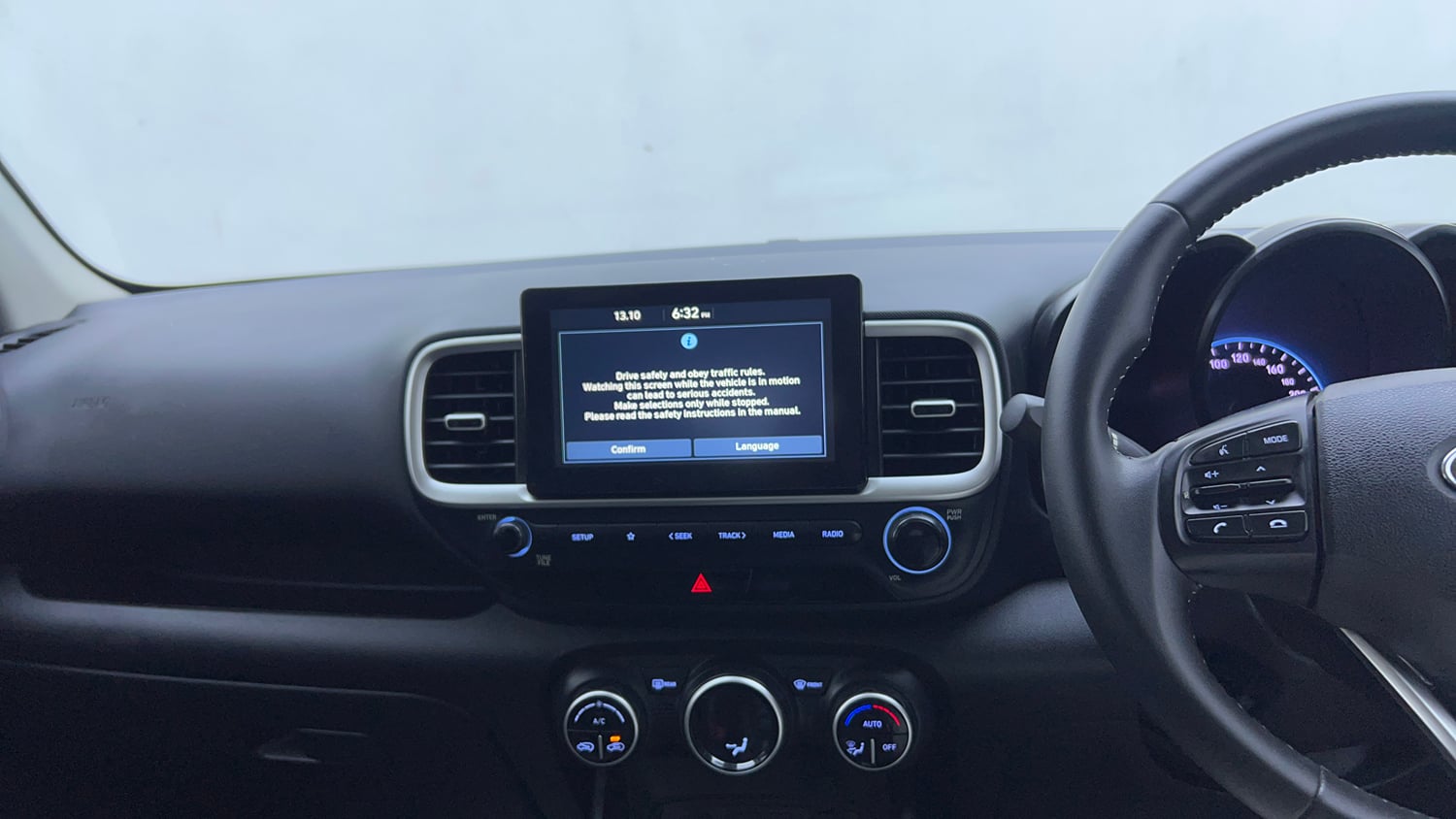 Used 2019 hyundai Venue SX 1.0 Turbo Petrol Petrol Manual interior MUSIC SYSTEM & AC CONTROL VIEW