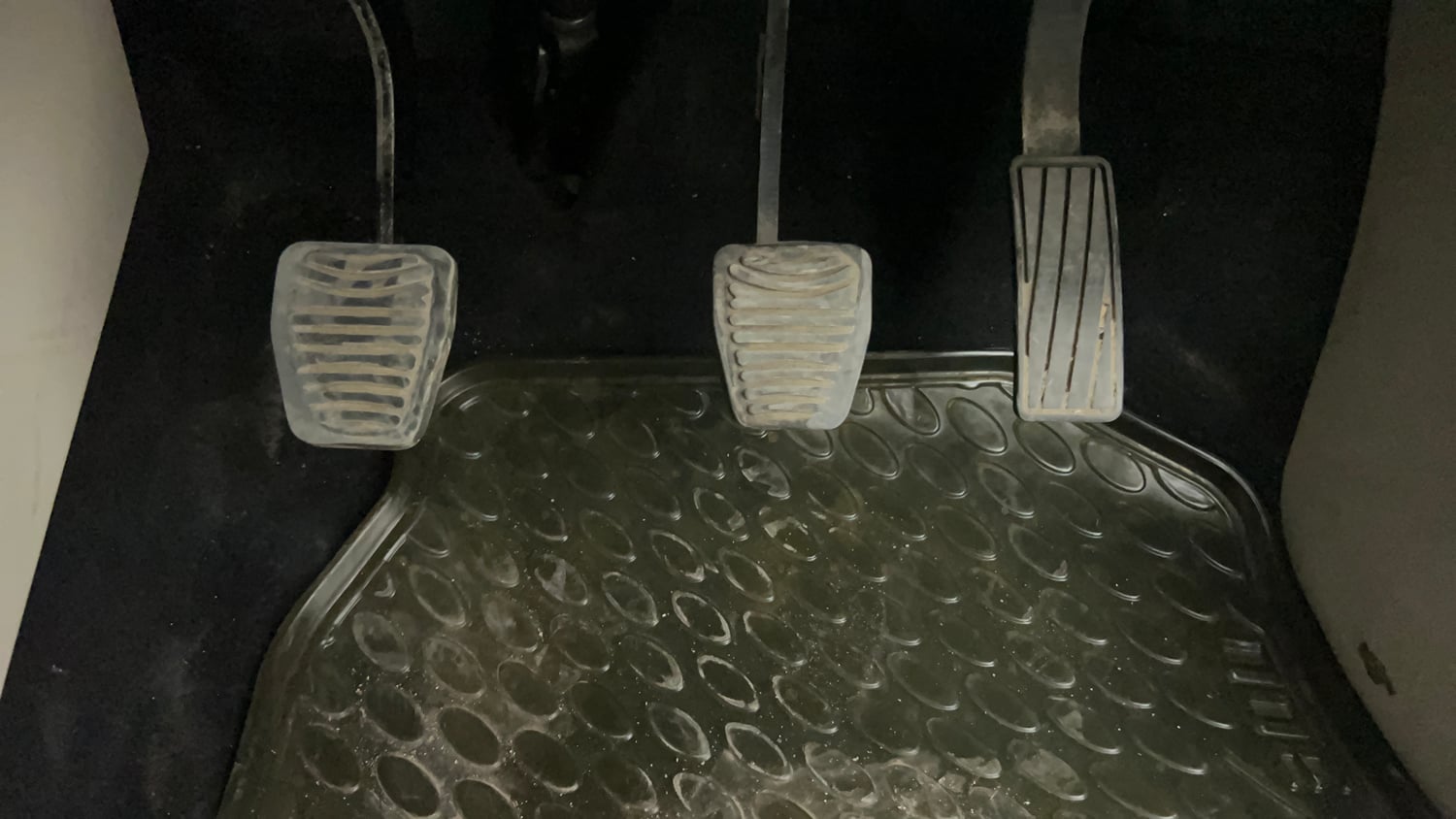 Used 2019 Mahindra XUV 300 1.2 W8 (O) Petrol Manual interior PEDALS VIEW