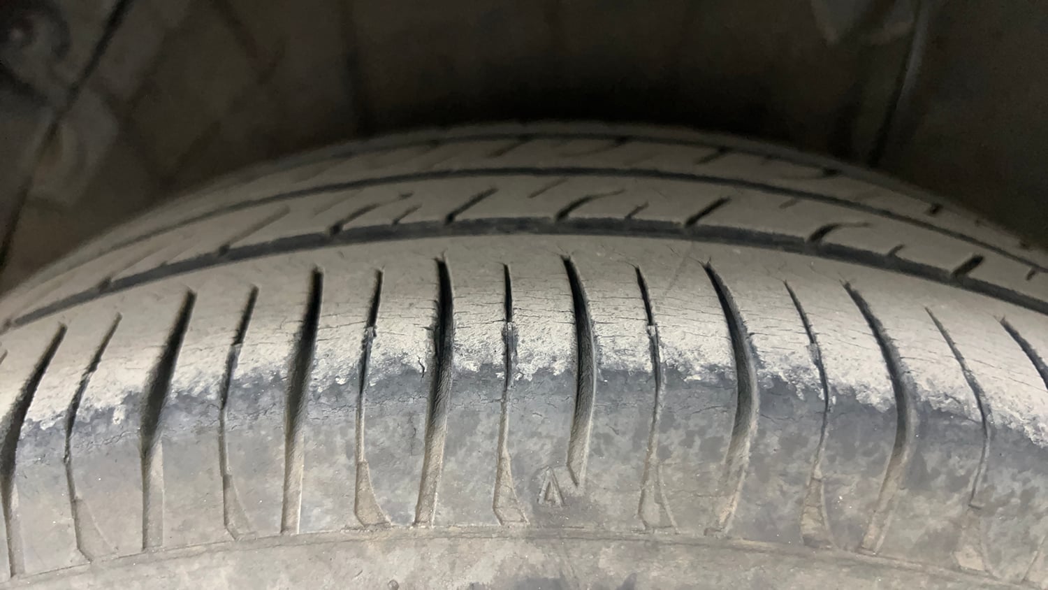 Used 2013 Hyundai i20 Sportz 1.2 Petrol Manual tyres RIGHT REAR TYRE TREAD VIEW