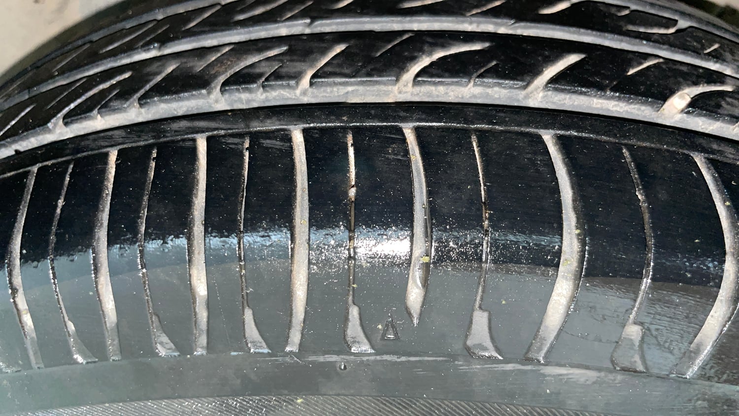 Used 2019 Hyundai Grand i10 Sportz AT 1.2 Kappa VTVT Petrol Automatic tyres LEFT REAR TYRE TREAD VIEW