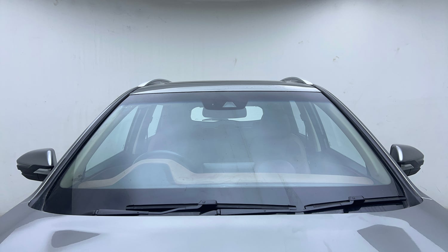 Used 2023 MG Motors Hector Plus Savvy Pro 1.5 Turbo Petrol CVT 7 STR Petrol Automatic exterior FRONT WINDSHIELD VIEW