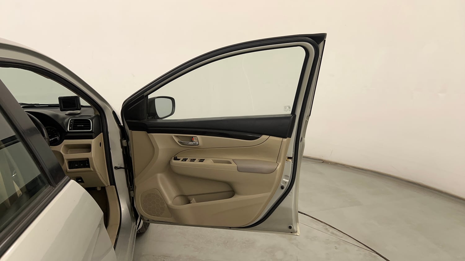 Used 2015 Maruti Suzuki Ciaz VXi+ Petrol Manual interior RIGHT FRONT DOOR OPEN VIEW