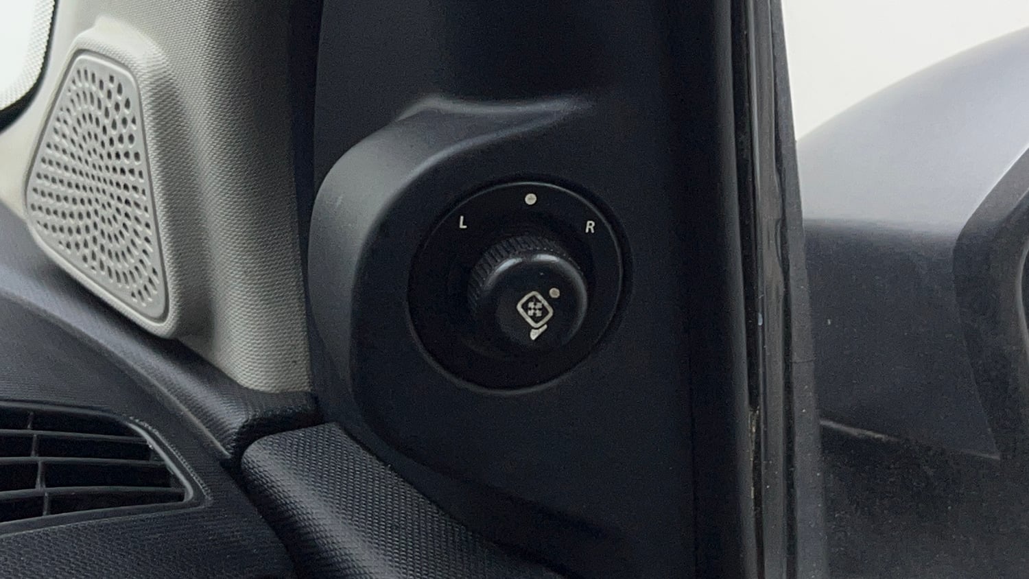 Used 2018 Tata Tiago Revotron XT Petrol Manual top_features Adjustable ORVM