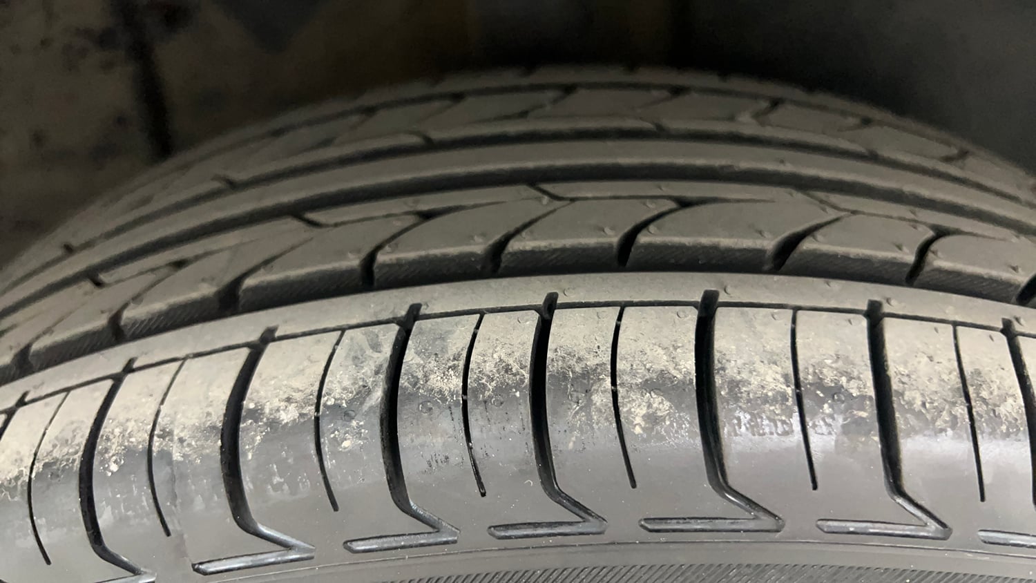 Used 2023 Tata Altroz XM Plus Petrol Petrol Manual tyres LEFT REAR TYRE TREAD VIEW