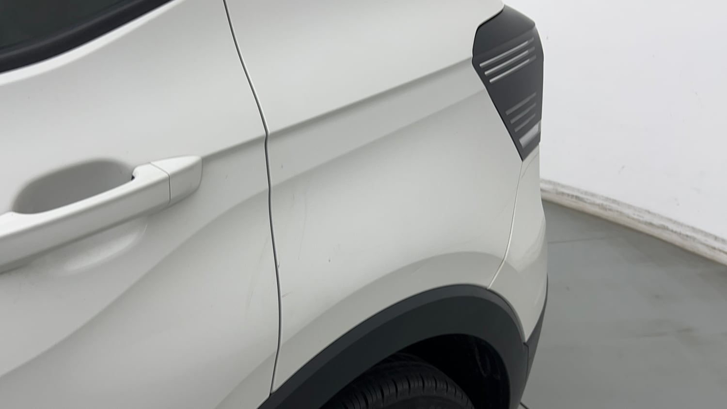Used 2022 Volkswagen Taigun Highline 1.0 TSI AT Petrol Automatic dents MINOR SCRATCH
