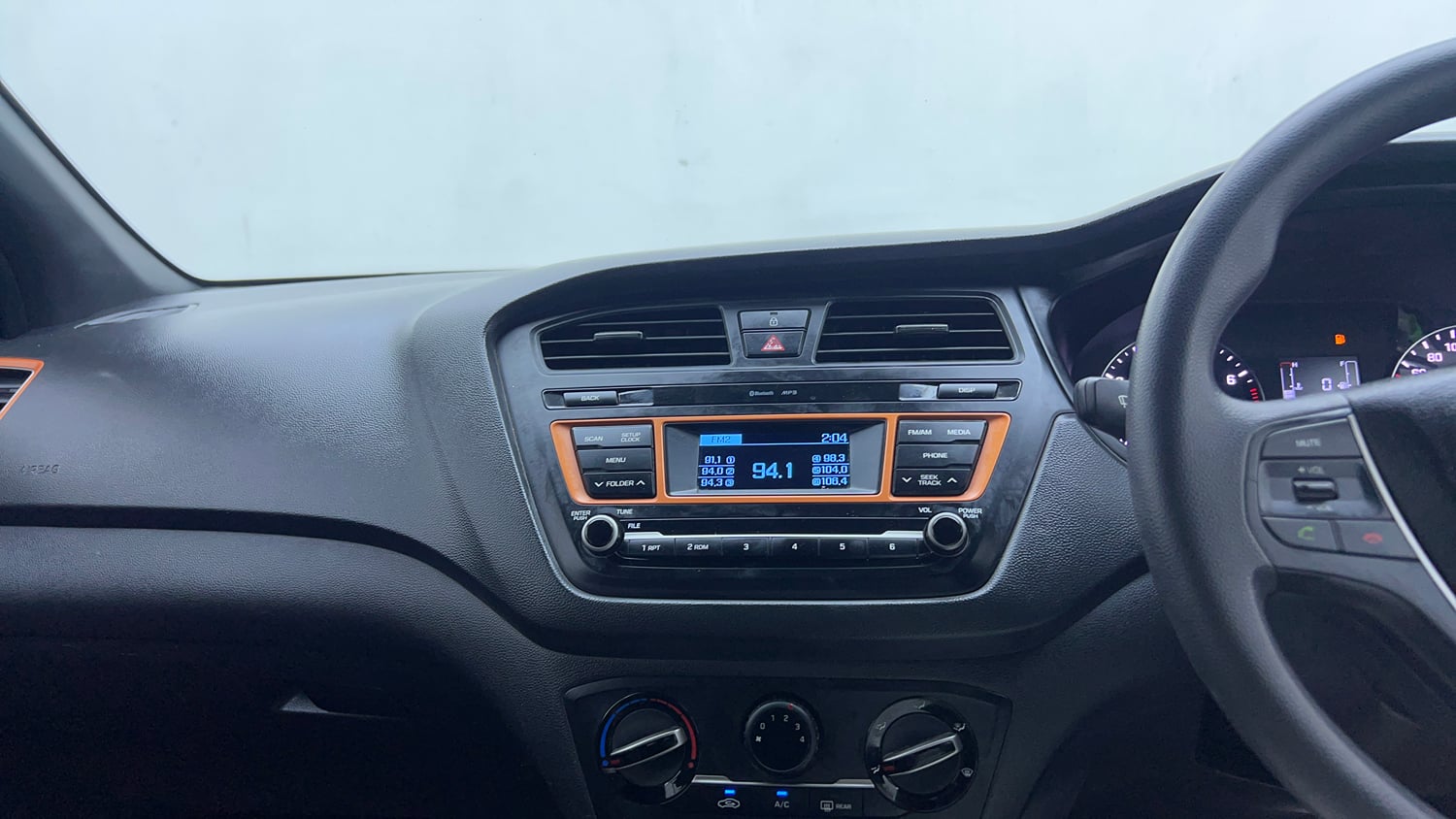 Used 2016 Hyundai i20 Active 1.2 S Petrol Manual interior MUSIC SYSTEM & AC CONTROL VIEW