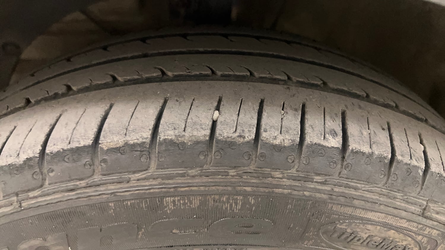 Used 2017 Maruti Suzuki Dzire ZXi AMT Petrol Automatic tyres LEFT FRONT TYRE TREAD VIEW
