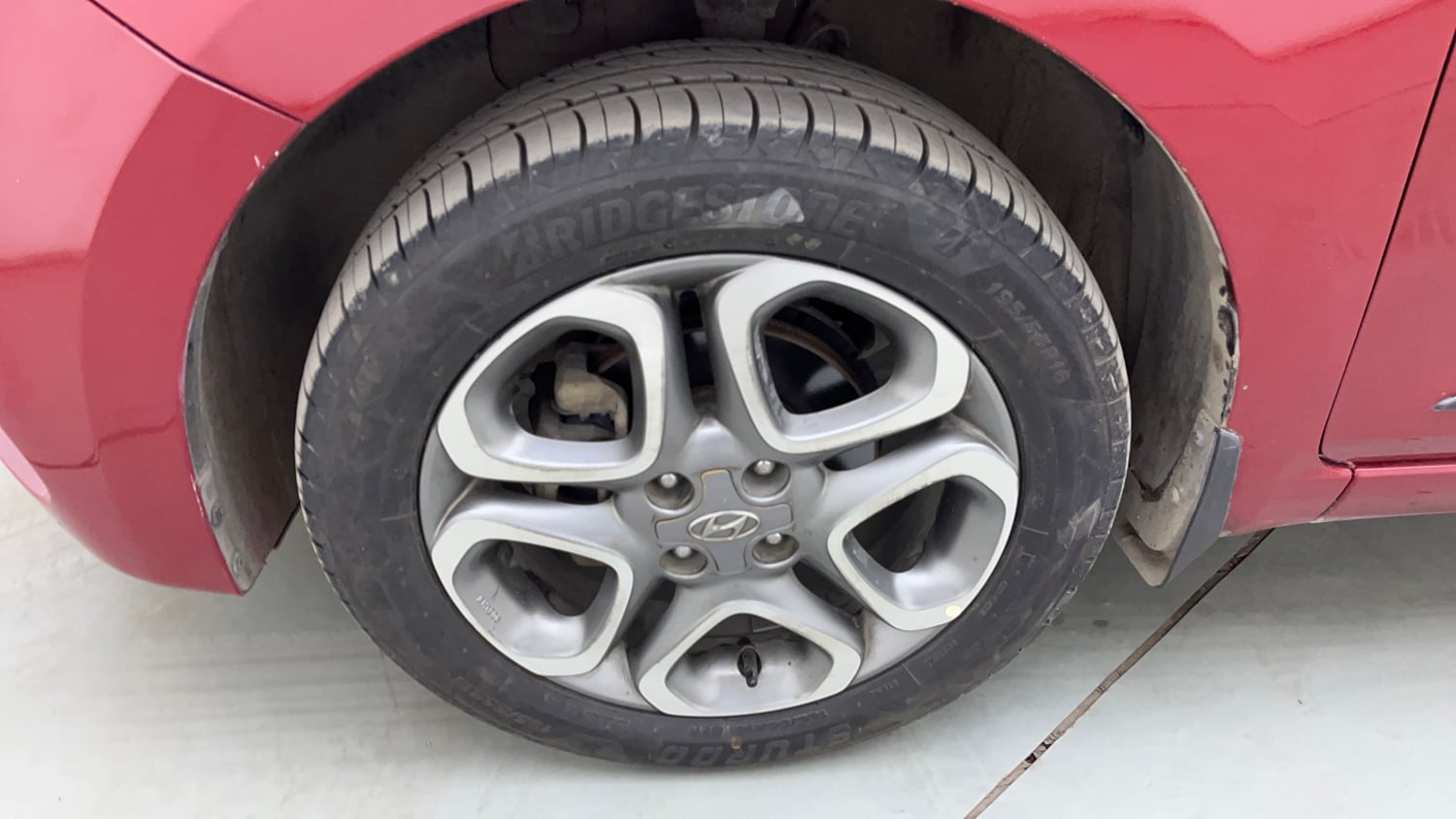 Used 2019 Hyundai Elite i20 Asta 1.2 (O) CVT Petrol Automatic tyres LEFT FRONT TYRE RIM VIEW