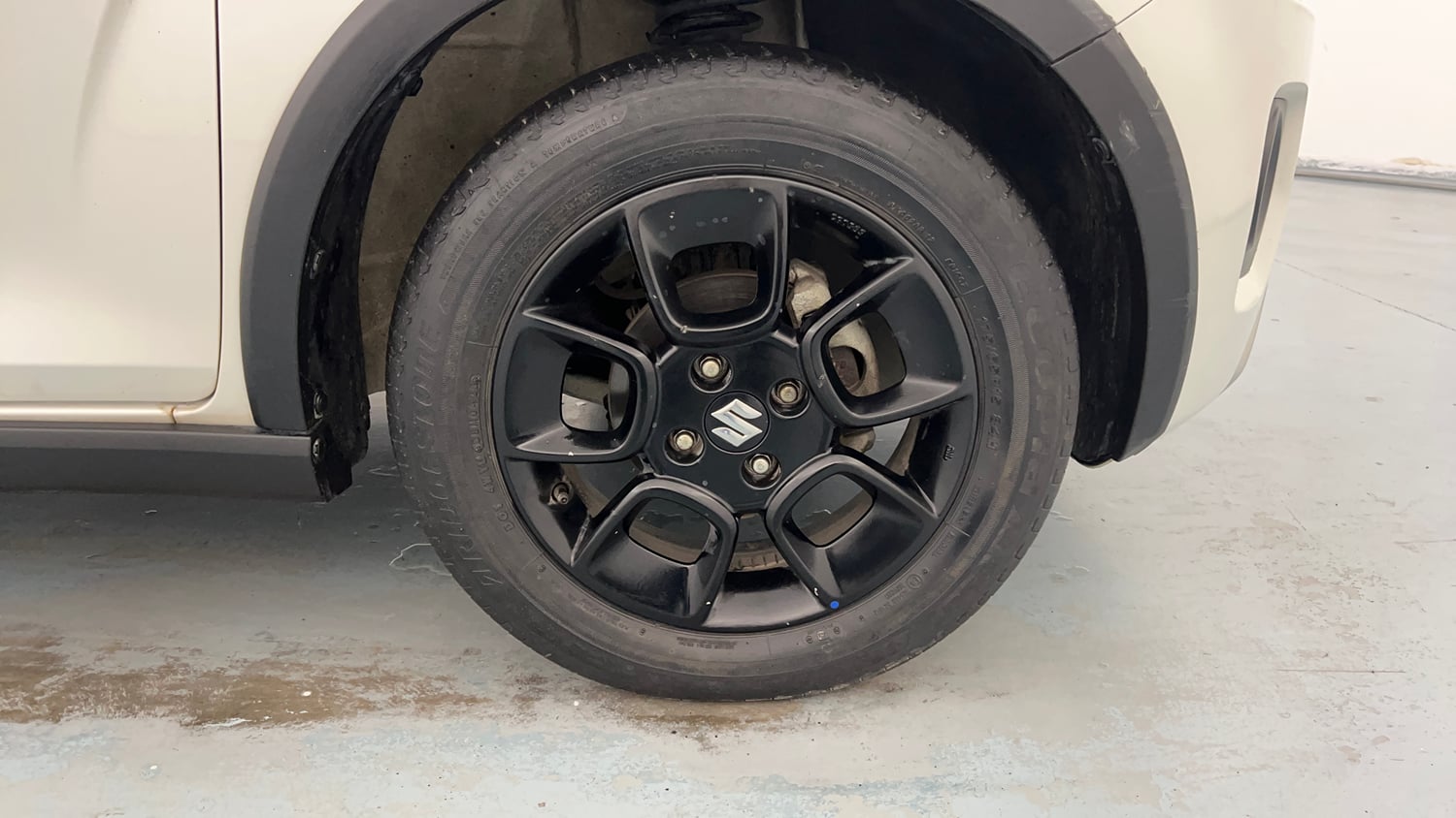 Used 2023 Maruti Suzuki Ignis Zeta 1.2 MT Petrol Manual tyres RIGHT FRONT TYRE RIM VIEW
