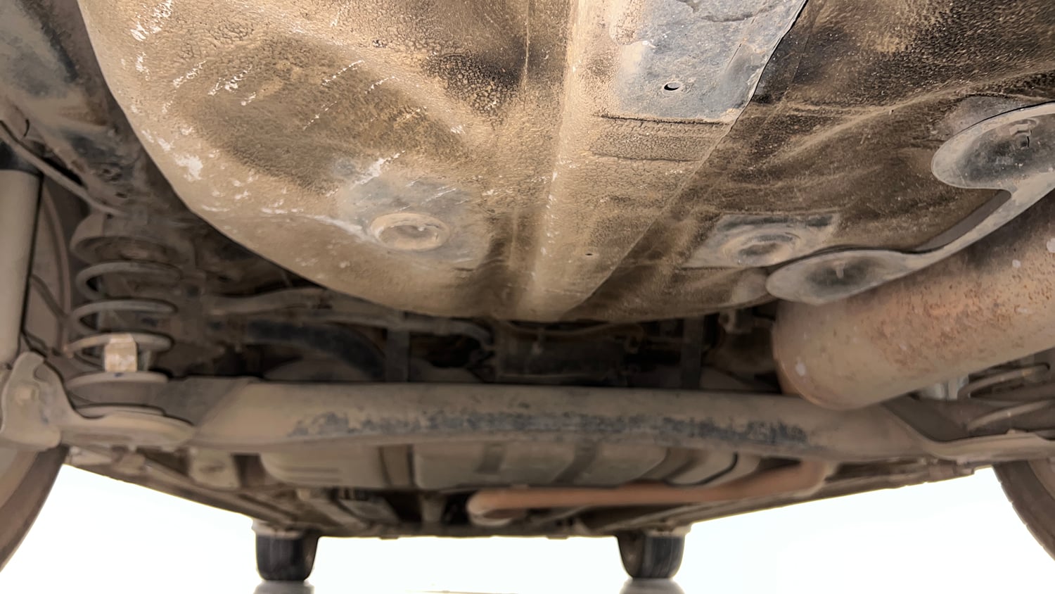 Used 2019 Hyundai Verna SX (O) 1.6 VTVT AT Petrol Automatic extra REAR UNDERBODY VIEW (TAKEN FROM REAR)