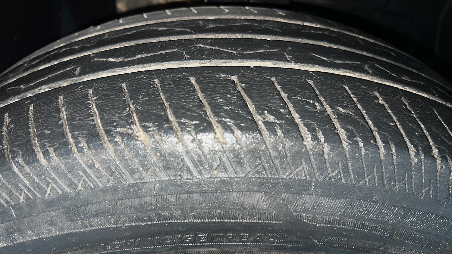 Used 2023 Tata Punch Pure iCNG Cng Manual tyres RIGHT FRONT TYRE TREAD VIEW
