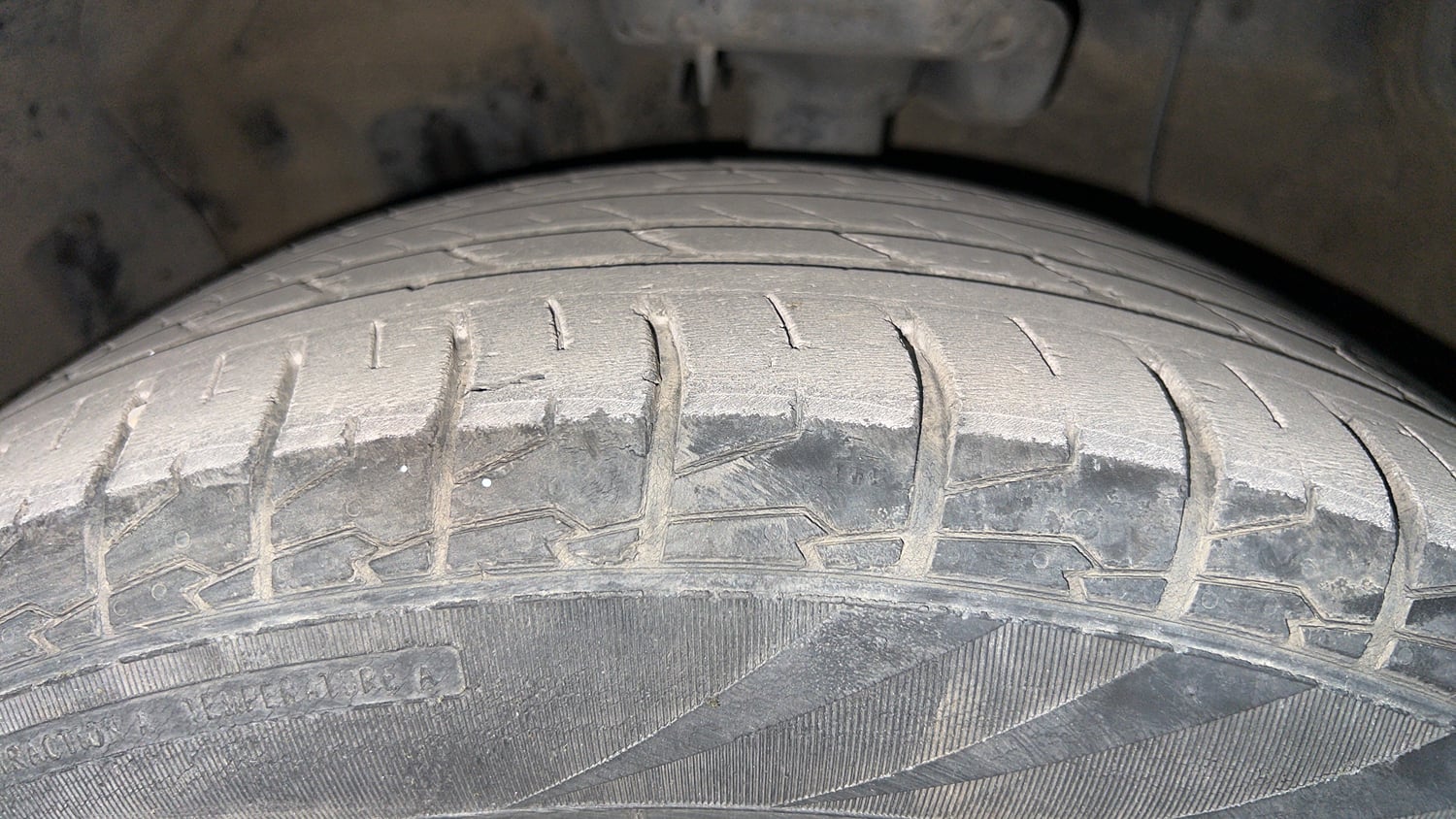 Used 2020 Hyundai Creta SX (O) 1.4 Turbo 7 DCT Petrol Automatic tyres LEFT FRONT TYRE TREAD VIEW