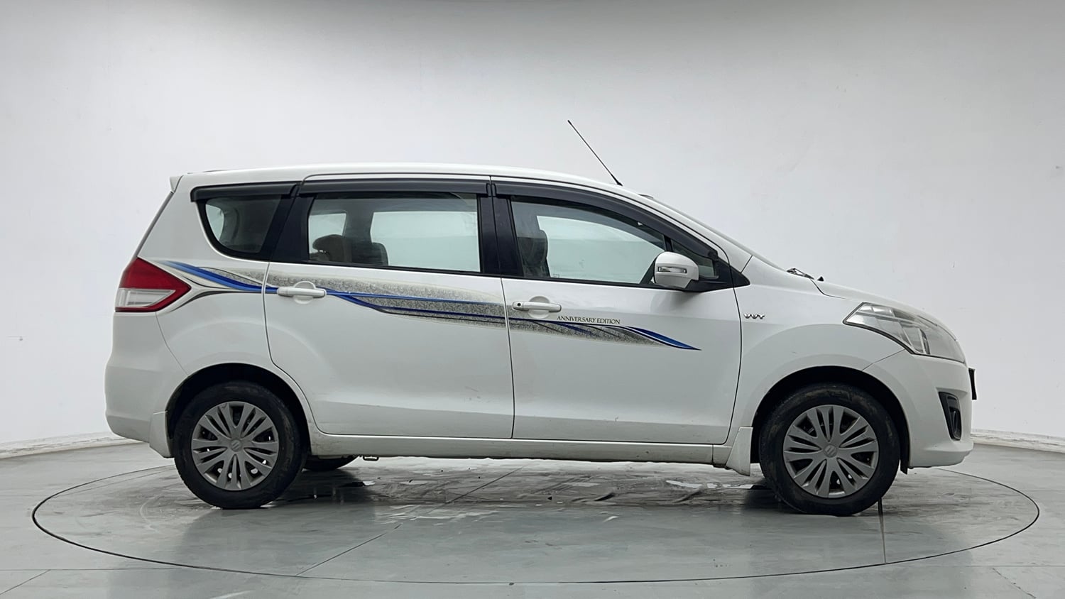 Used 2013 Maruti Suzuki Ertiga Vxi Petrol Manual exterior RIGHT SIDE VIEW