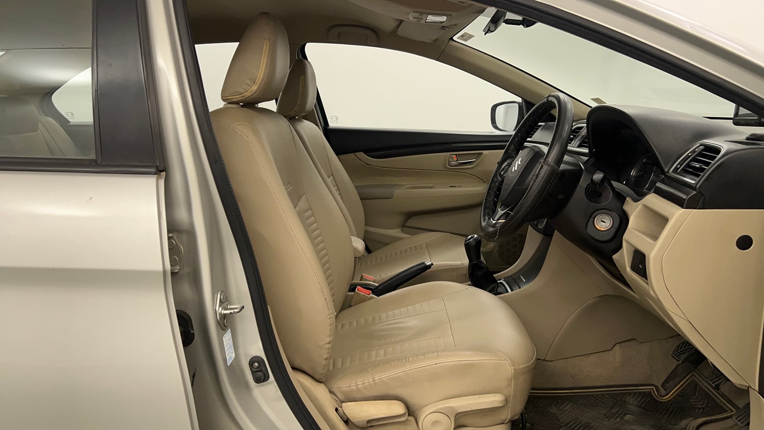 Used 2015 Maruti Suzuki Ciaz VXi+ Petrol Manual interior RIGHT SIDE FRONT DOOR CABIN VIEW