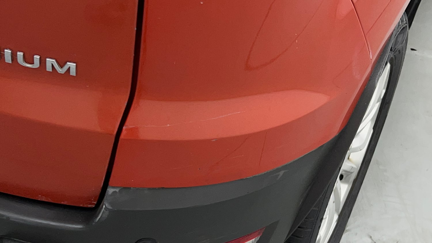 Used 2017 Ford EcoSport Titanium 1.5L Ti-VCT AT Petrol Automatic dents MINOR SCRATCH
