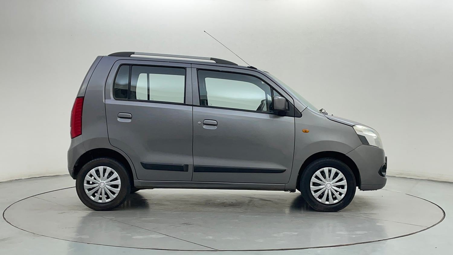 Used 2012 Maruti Suzuki Wagon R 1.0 VXi Petrol Manual exterior RIGHT SIDE VIEW