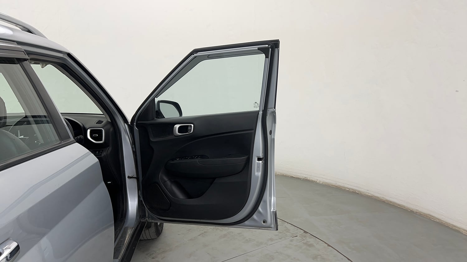 Used 2021 Hyundai Venue SX Plus 1.0 Turbo DCT Petrol Automatic interior RIGHT FRONT DOOR OPEN VIEW