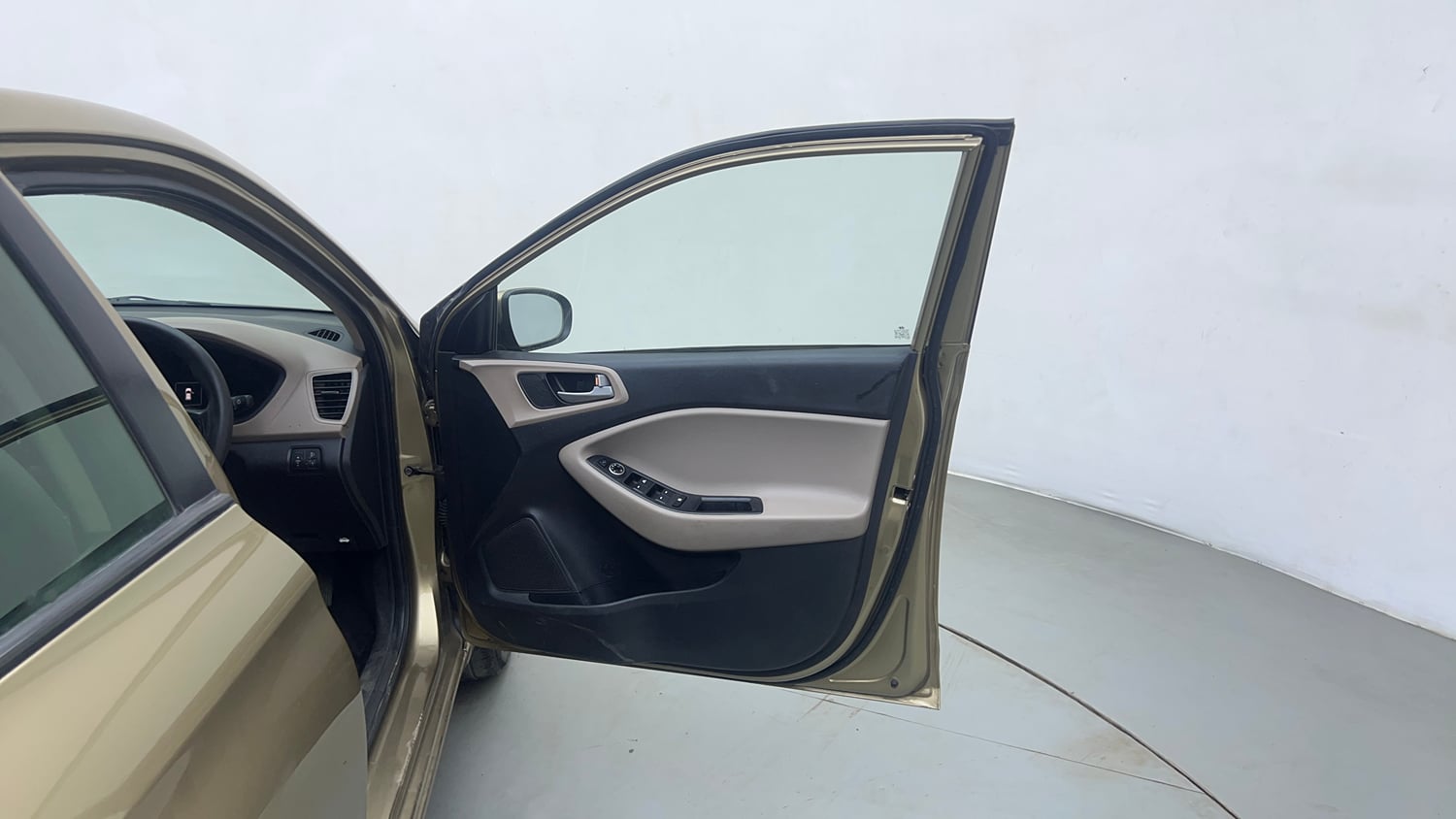 Used 2015 Hyundai Elite i20 Asta 1.2 Petrol Manual interior RIGHT FRONT DOOR OPEN VIEW