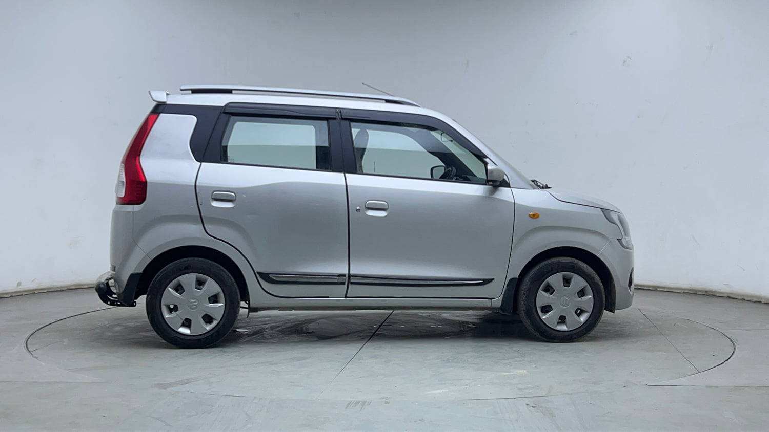 Used 2024 Maruti Suzuki Wagon R ZXI 1.2 Petrol Manual exterior RIGHT SIDE VIEW