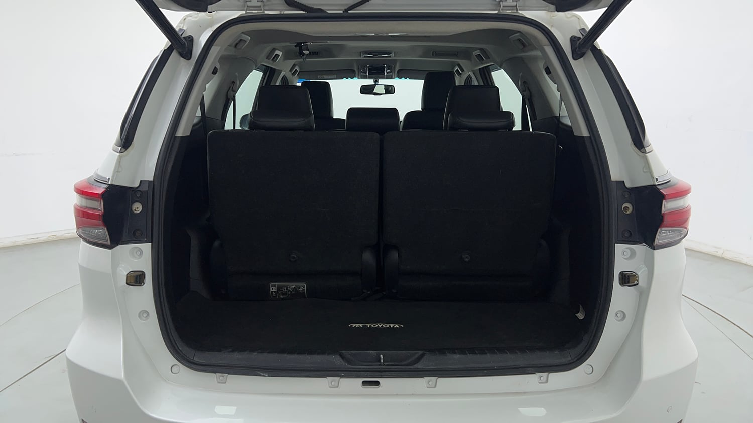 Used 2024 Toyota Fortuner 4X2 AT 2.7 Petrol Petrol Automatic interior DICKY INSIDE VIEW