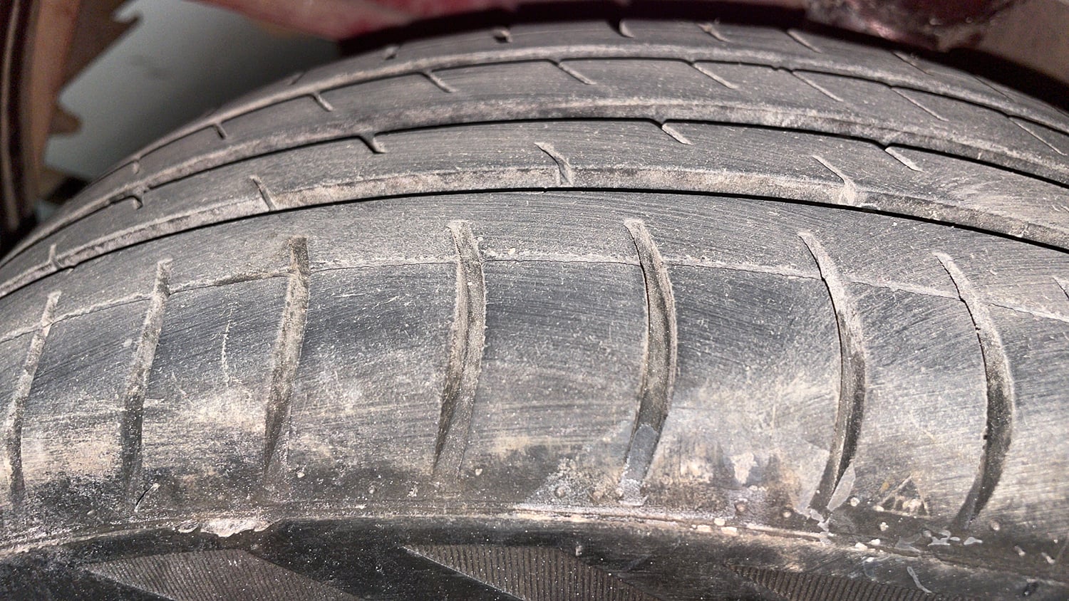 Used 2016 Hyundai Eon Magna + Petrol Manual tyres LEFT FRONT TYRE TREAD VIEW