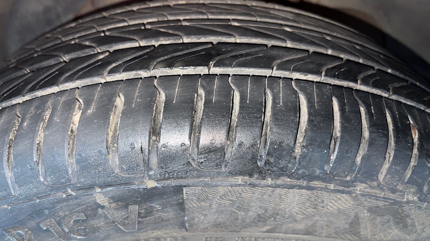 Used 2017 Ford EcoSport Titanium 1.5L Ti-VCT AT Petrol Automatic tyres LEFT FRONT TYRE TREAD VIEW