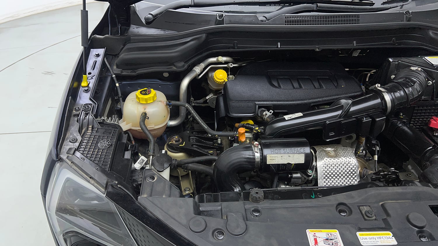 Used 2025 Mahindra XUV 3XO AX5 1.2 Petrol Petrol Manual engine ENGINE RIGHT SIDE VIEW