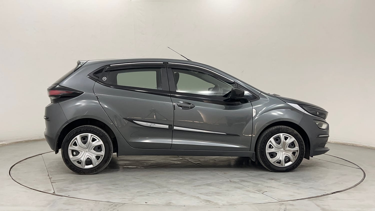 Used 2023 Tata Altroz XM Plus Petrol Petrol Manual exterior RIGHT SIDE VIEW