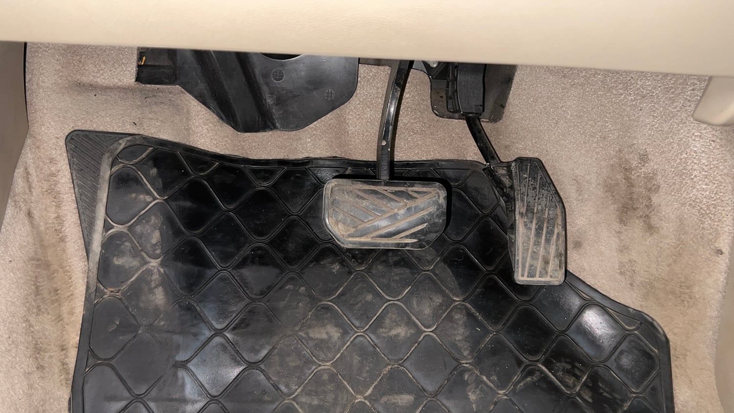 Used 2017 Maruti Suzuki Dzire VDi AMT Diesel Automatic interior PEDALS VIEW