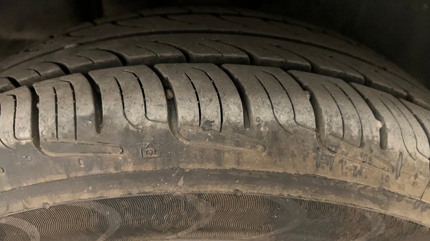 Used 2015 Maruti Suzuki Ciaz VXi+ Petrol Manual tyres RIGHT REAR TYRE TREAD VIEW