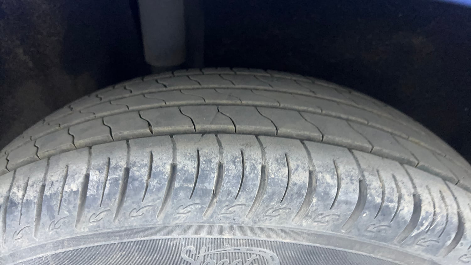 Used 2018 Ford EcoSport Trend + 1.5L TDCi Diesel Manual tyres RIGHT REAR TYRE TREAD VIEW