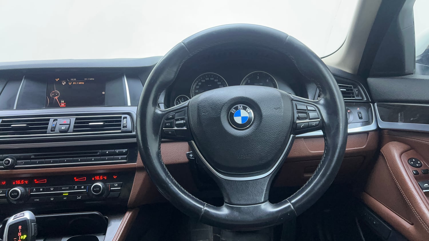 Used 2016 BMW 5 Series 520d Luxury Line Diesel Automatic interior STEERING VIEW