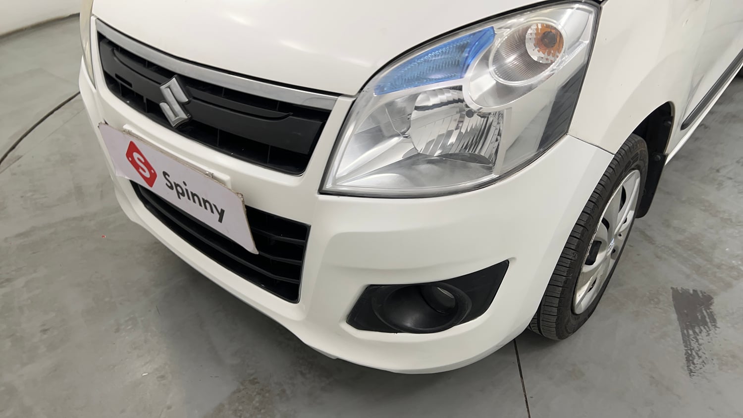 Used 2016 Maruti Suzuki Wagon R 1.0 VXI AMT Petrol Automatic dents MINOR SCRATCH