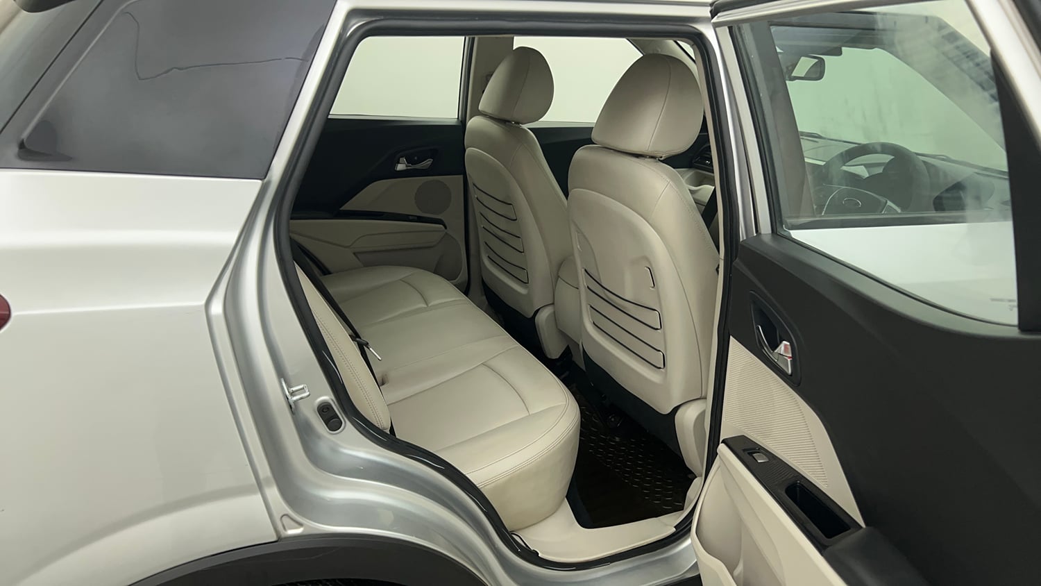 Used 2019 Mahindra XUV 300 1.2 W8 (O) Petrol Manual interior RIGHT SIDE REAR DOOR CABIN VIEW