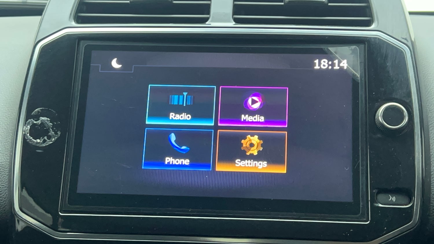 Used 2023 Renault Kwid RXT 1.0 Petrol Manual top_features Touch screen infotainment system