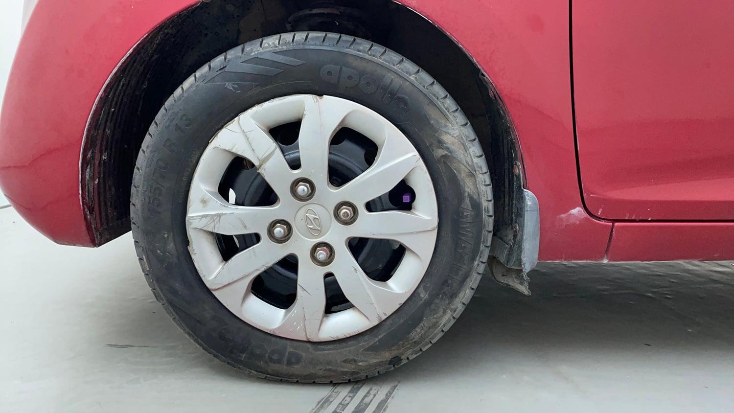 Used 2016 Hyundai Eon Magna + Petrol Manual tyres LEFT FRONT TYRE RIM VIEW