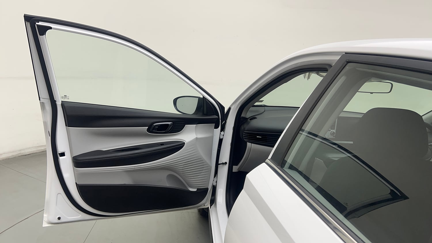 Used 2024 Hyundai i20 Sportz (O) 1.2 IVT Petrol Automatic interior LEFT FRONT DOOR OPEN VIEW
