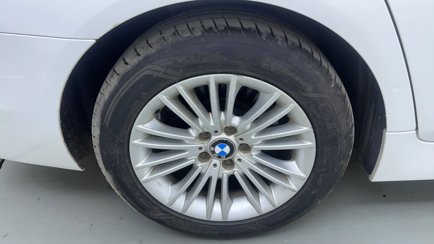 Used 2016 BMW 5 Series 520d Luxury Line Diesel Automatic tyres RIGHT REAR TYRE RIM VIEW