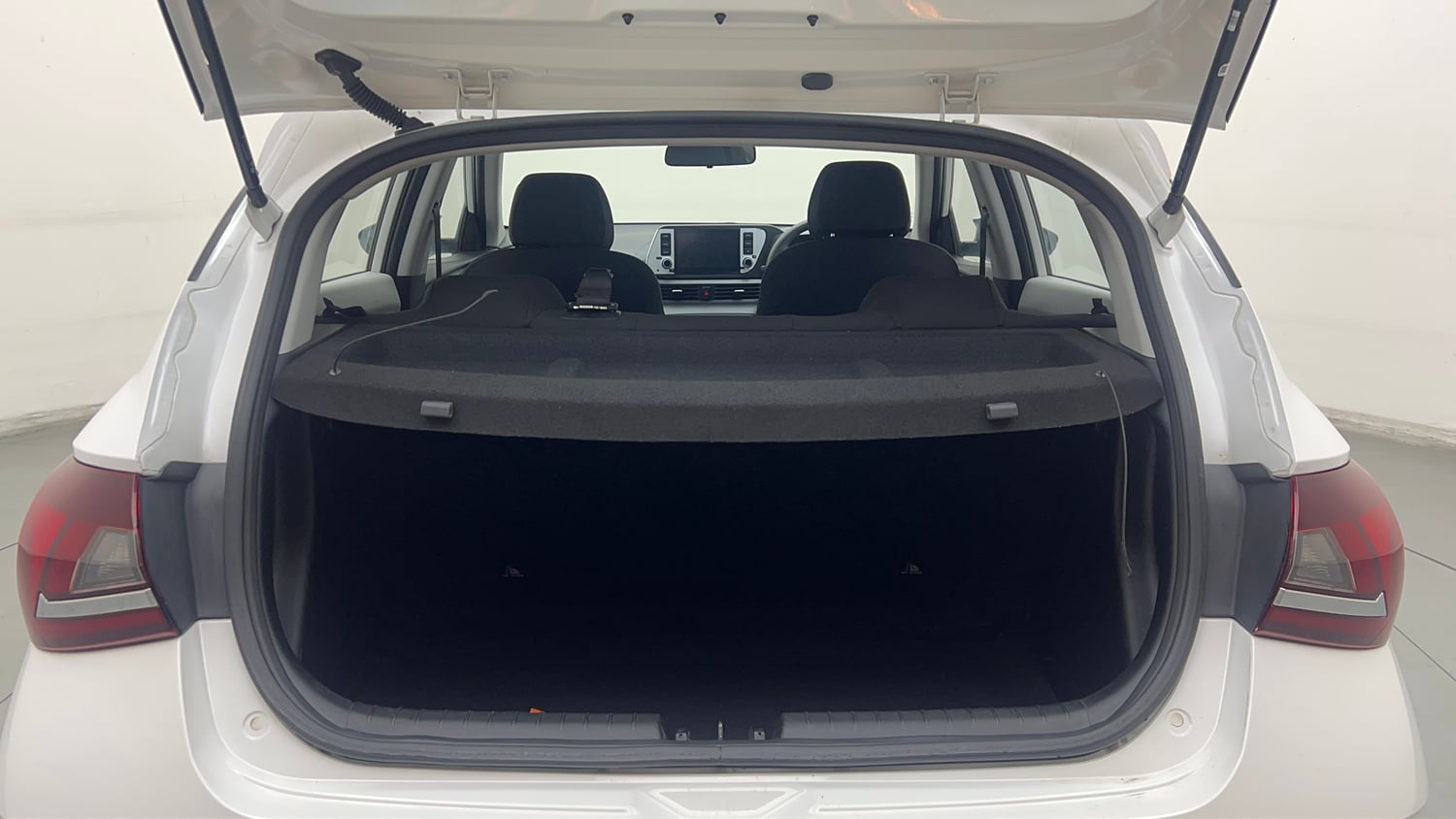 Used 2024 Hyundai i20 Sportz (O) 1.2 IVT Petrol Automatic interior DICKY INSIDE VIEW