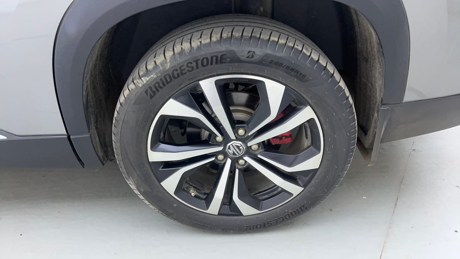 Used 2023 MG Motors Hector Plus Savvy Pro 1.5 Turbo Petrol CVT 7 STR Petrol Automatic tyres LEFT REAR TYRE RIM VIEW