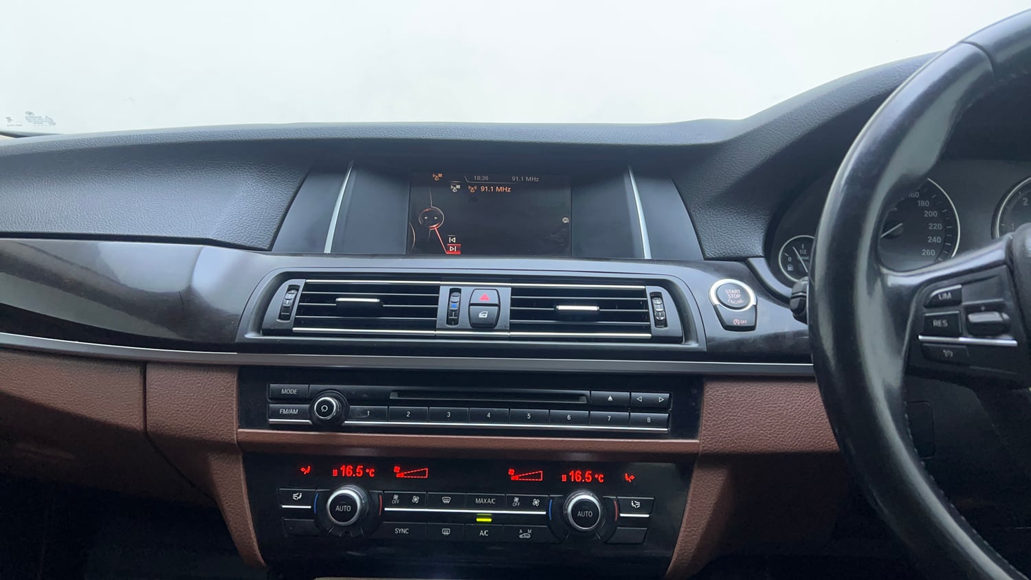 Used 2016 BMW 5 Series 520d Luxury Line Diesel Automatic interior MUSIC SYSTEM & AC CONTROL VIEW