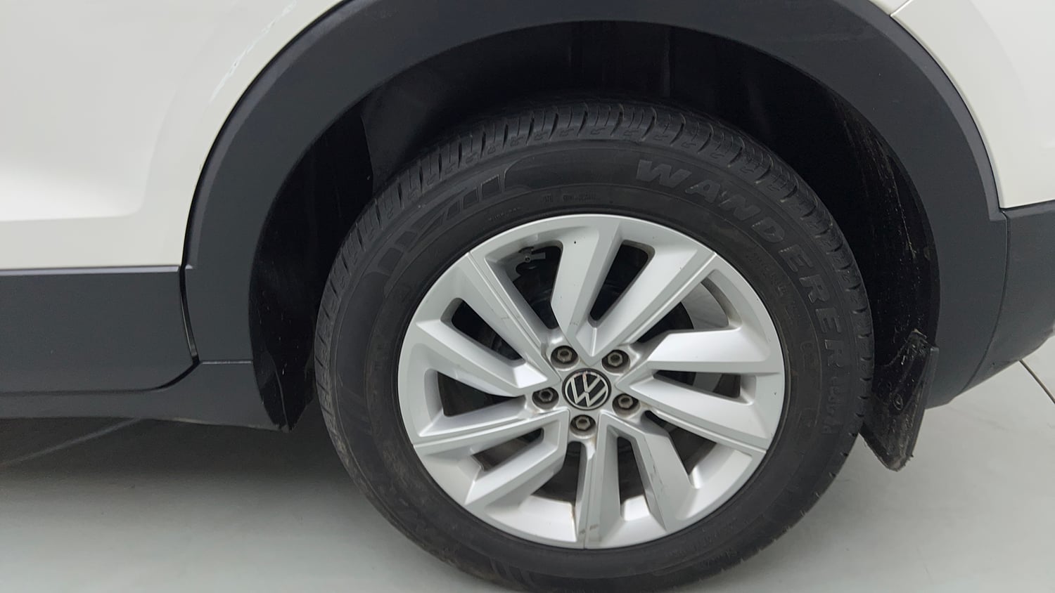 Used 2022 Volkswagen Taigun Highline 1.0 TSI AT Petrol Automatic tyres LEFT REAR TYRE RIM VIEW