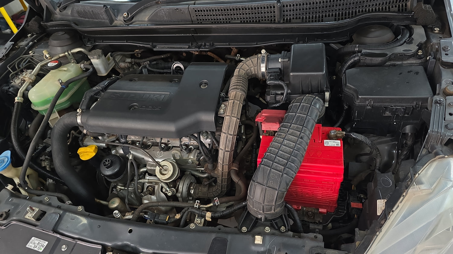 Used 2016 Maruti Suzuki S-Cross Zeta 1.3 Diesel Manual engine ENGINE LEFT SIDE VIEW
