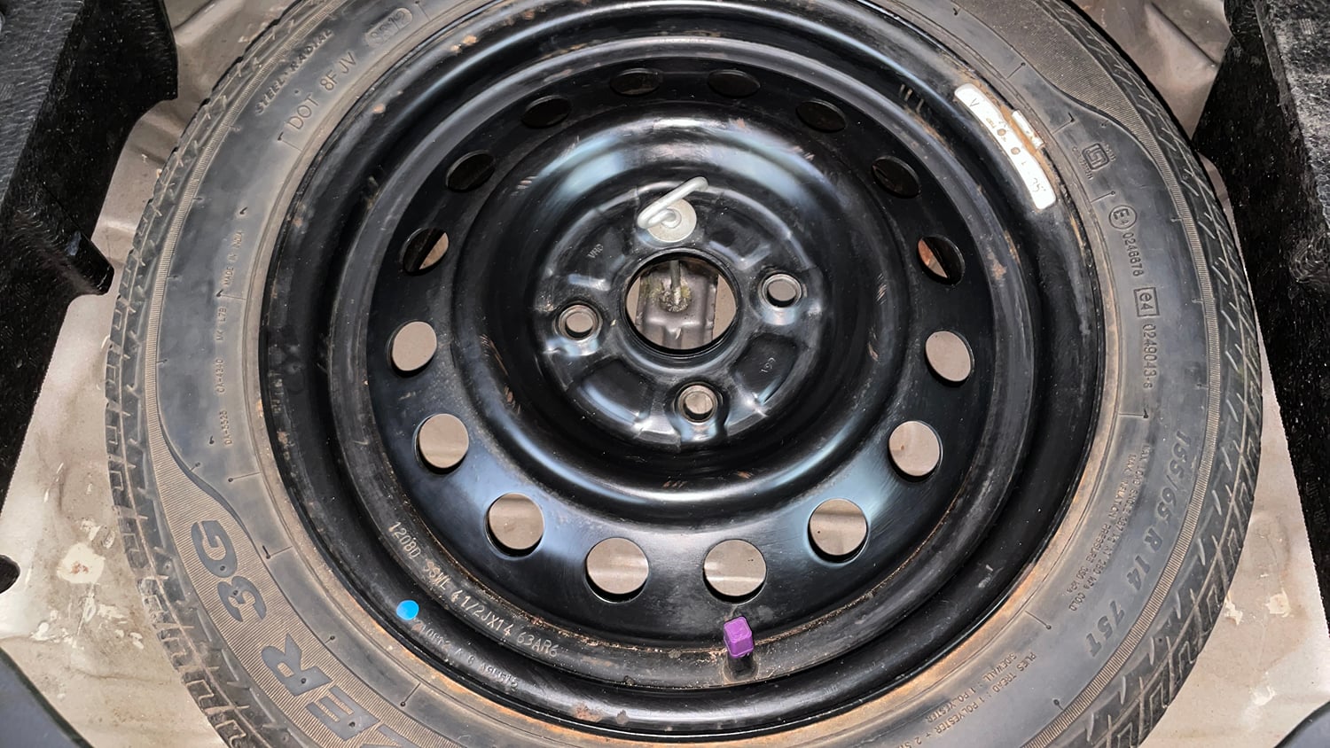Used 2012 Maruti Suzuki Wagon R 1.0 VXi Petrol Manual tyres SPARE TYRE VIEW