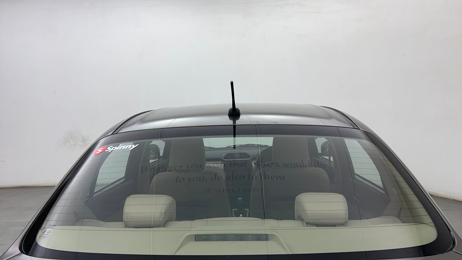 Used 2018 Maruti Suzuki Dzire ZXi Petrol Manual exterior BACK WINDSHIELD VIEW