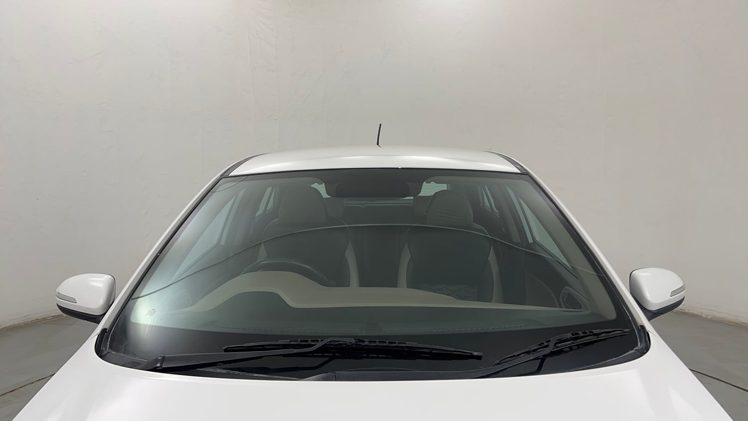 Used 2018 Hyundai Elite i20 Asta 1.2 (O) Petrol Manual exterior FRONT WINDSHIELD VIEW