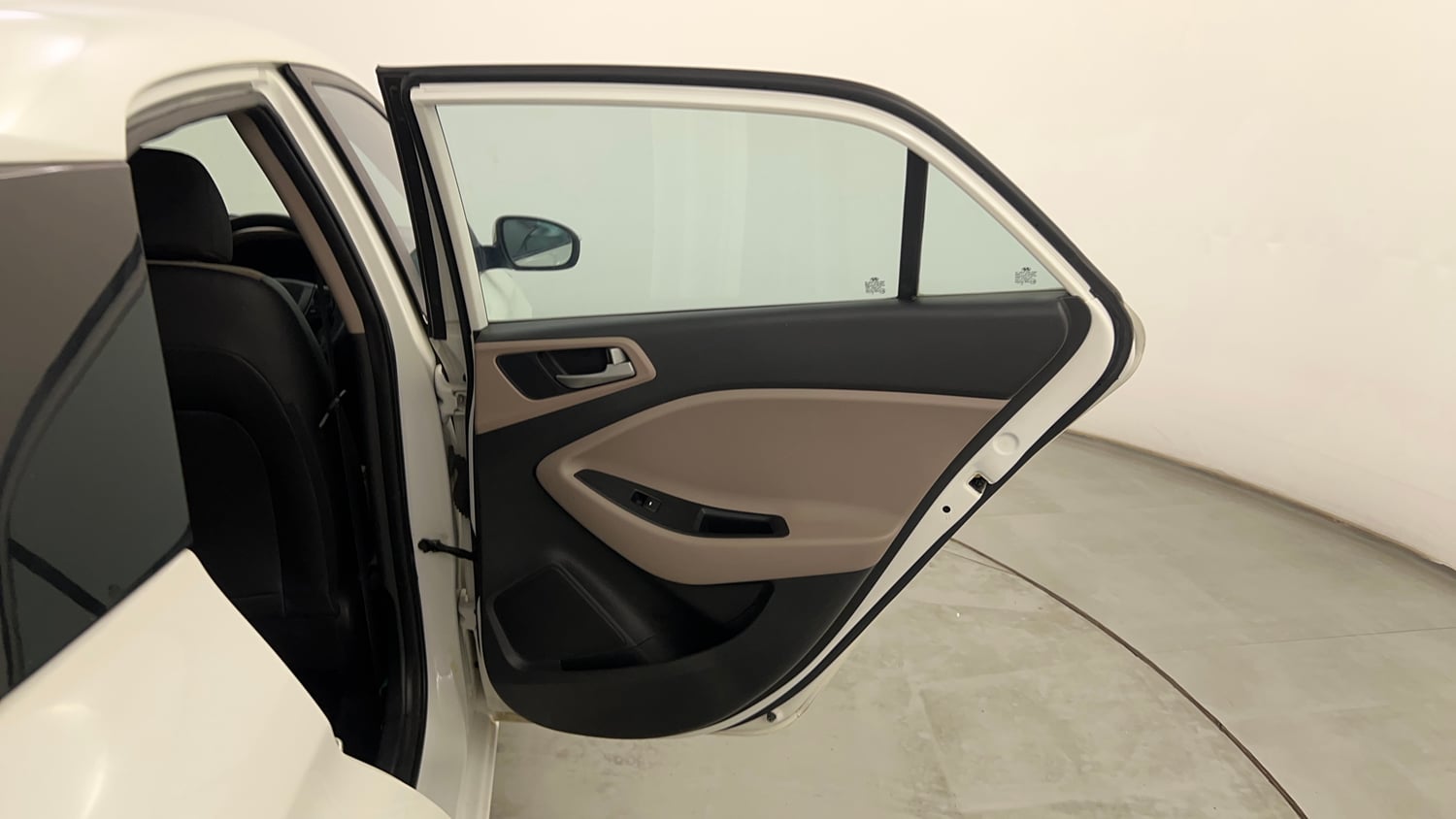 Used 2018 Hyundai Elite i20 Asta 1.2 Petrol Manual interior RIGHT REAR DOOR OPEN VIEW