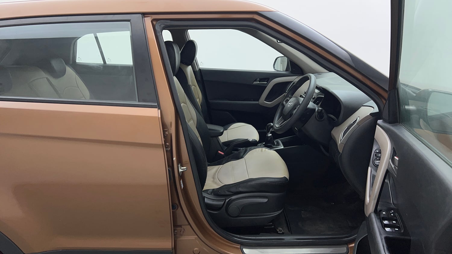 Used 2017 Hyundai Creta SX Plus 1.6  Petrol Petrol Manual interior RIGHT SIDE FRONT DOOR CABIN VIEW