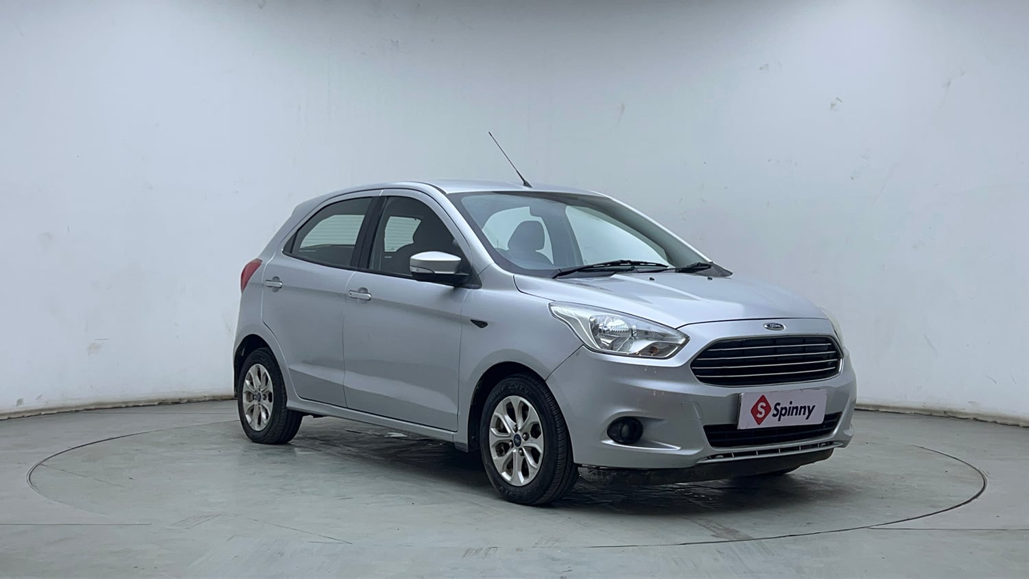 Used 2017 Ford Figo Titanium 1.2 Ti-VCT Petrol Manual exterior RIGHT FRONT CORNER VIEW